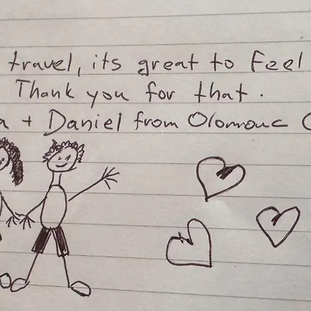 アパート Peci ジロカストラ